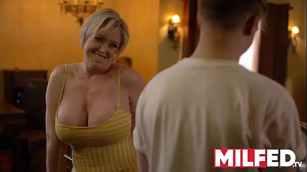HD Mother-in-law Seduces him with her HUGE Tits (Dee Williams) — MILFED energia klipek