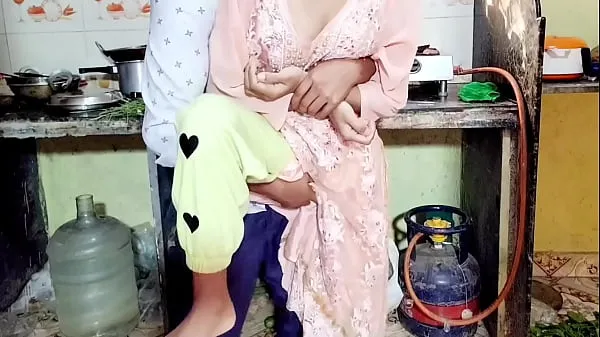 HD Desi step sister took out her step brother's semen and spilled it on her boobs انرجی کلپس