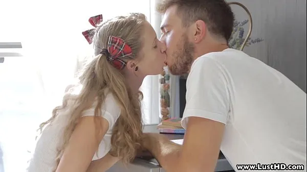 HD LustHD Blonde Russian student teen fucks her boyfriend energetické klipy