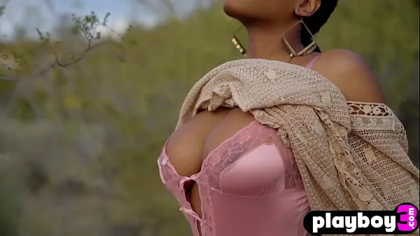 Klipy energetyczne Big tits ebony teen model Nyla posing outdoor and babe exposed her stunning body HD