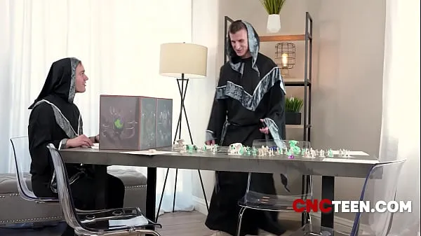 Clip năng lượng DND Cosplay Anal Freeuse Playing A Board Game HD